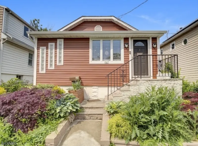 1507 Hiawatha Ave, Hillside, NJ 07205 - #1