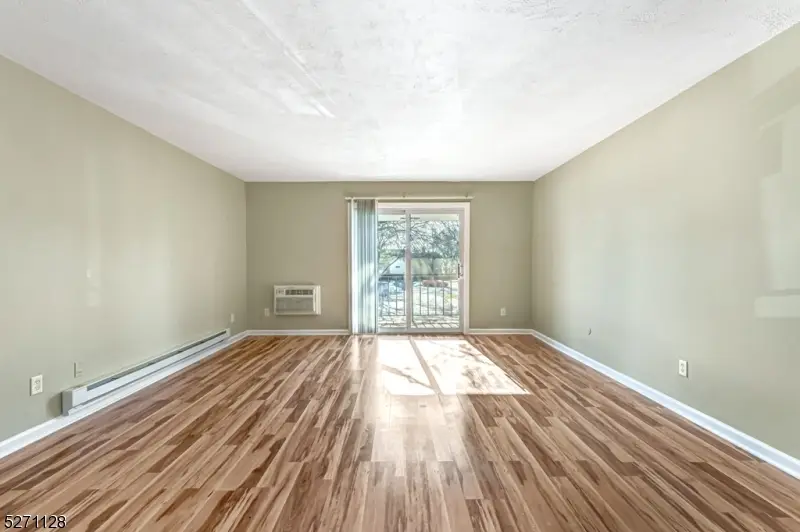 798 Eves Dr #2R, Hillsborough, NJ 08844 - #2