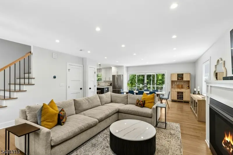 18 University Ave, Chatham, NJ 07928 - #2