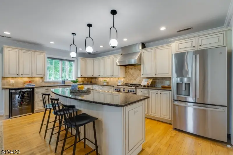 12 Duchamp Pl, Chatham, NJ 07928 - #3