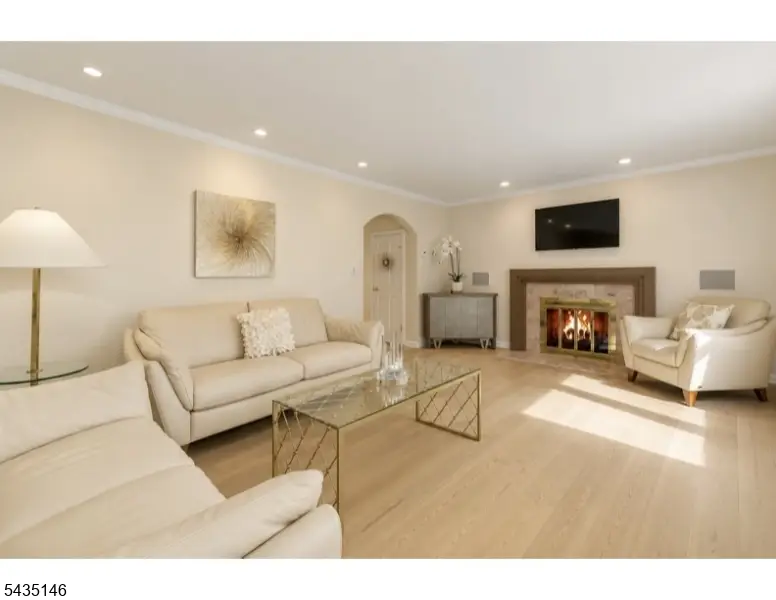29 Mohawk Trl, Westfield, NJ 07090 - #2