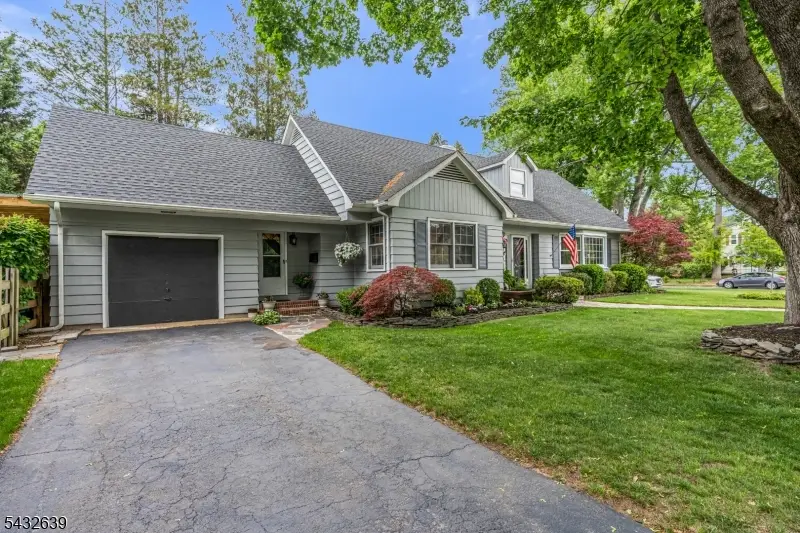 717 Hawthorne Ave, Martinsville, NJ 08805 - #1