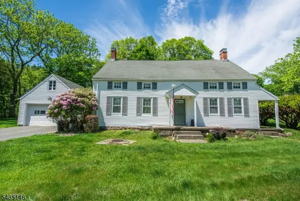 34 Unneberg Ave, Roxbury Twp., NJ 07876