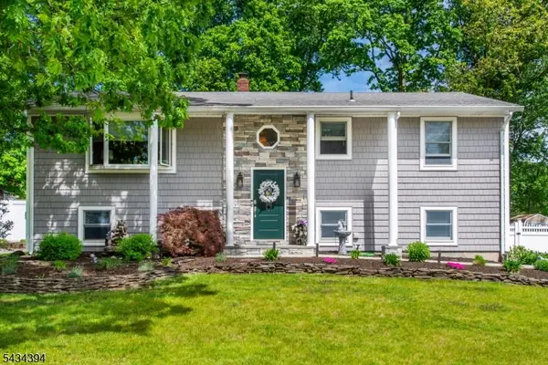 42 Summit Rd, Jefferson Twp., NJ 07438