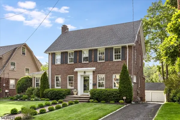 39 Kendal Ave, Maplewood Twp., NJ 07040