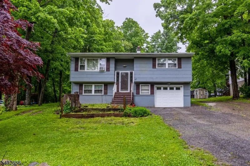67 Cedar Tree Dr, Vernon, NJ 07422 - #1