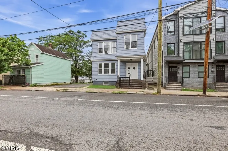 599 S 18th St, Newark, NJ 07103 - #3