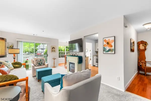 170 Whisper Way E., Roxbury Twp., NJ 07852