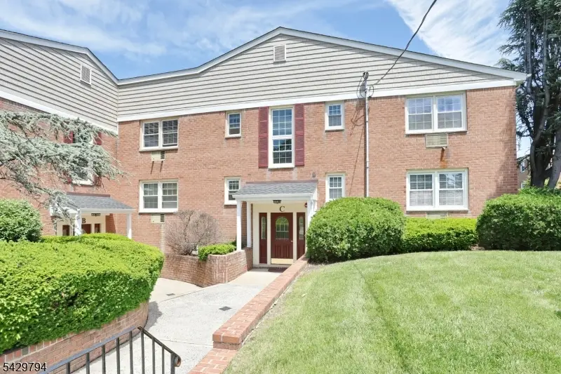 605 Grove St #2, Clifton, NJ 07013 - #3