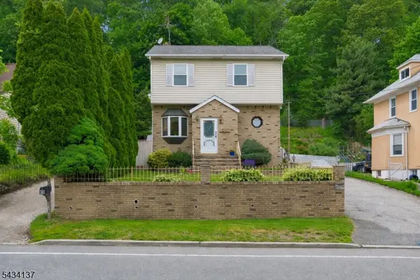 562 Valley Rd, Clifton City, NJ 07013