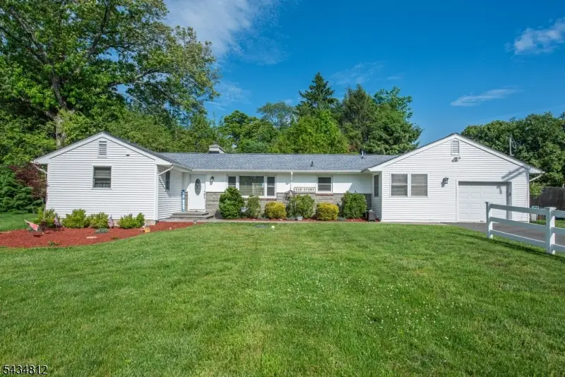 11 Hunters Ln, Lake Mohawk, NJ 07871 - #1