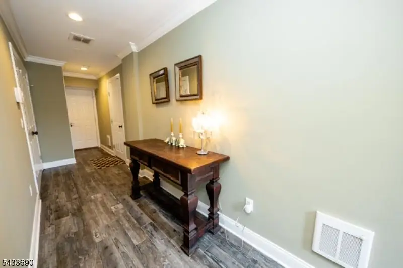 21 Stonybrook Cir, Montville, NJ 07006 - #2