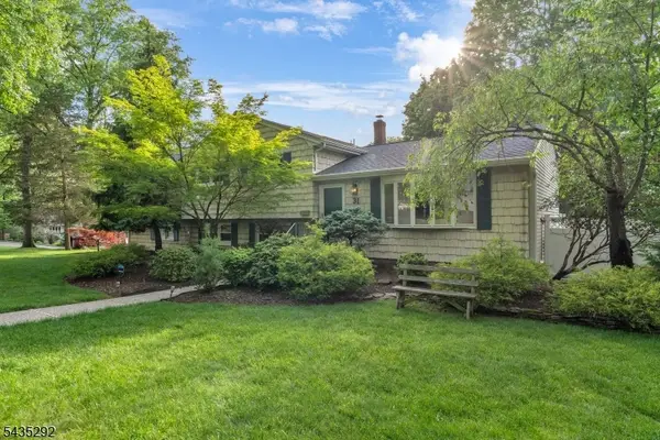 31 Monhegan Ave, Wayne Twp., NJ 07470