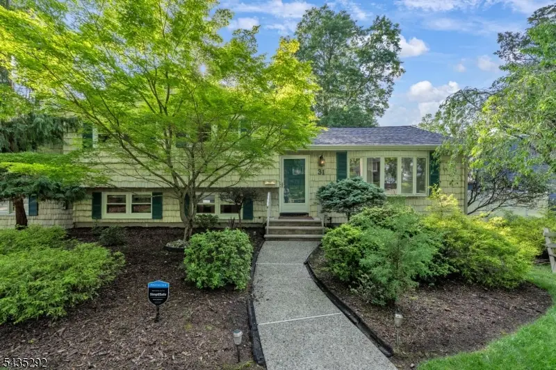 31 Monhegan Ave, Packanack Lake, NJ 07470 - #2