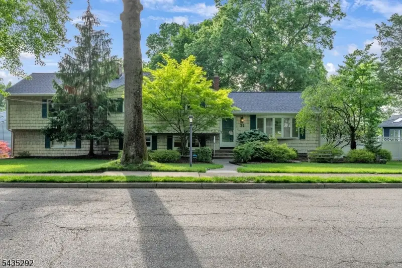 31 Monhegan Ave, Packanack Lake, NJ 07470 - #3
