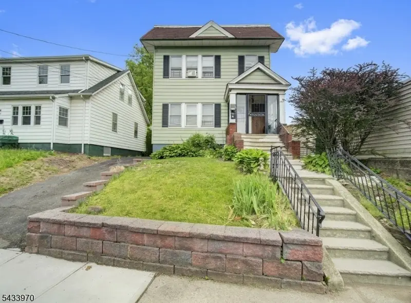 790 Valley St, Vauxhall, NJ 07088 - #1