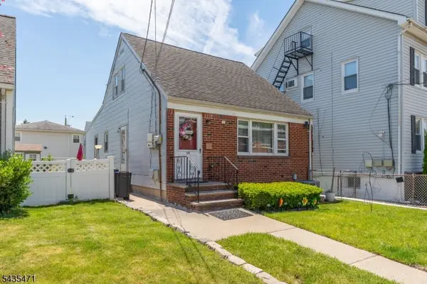 19 Albert St, North Arlington Boro, NJ 07031