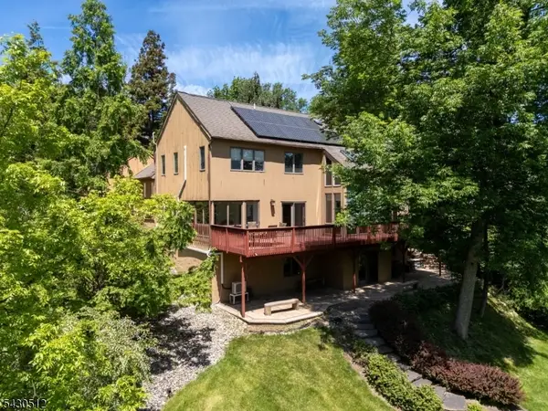 33 Murray Dr, Hillsborough Twp., NJ 08844