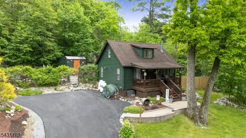 66 Fairlawn Dr, Upper Greenwood Lake, NJ 07480 - #2