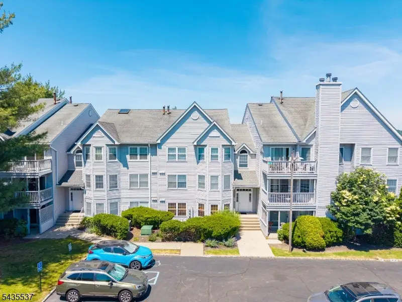 15 Boulder Run Rd, Paterson, NJ 07501 - #1