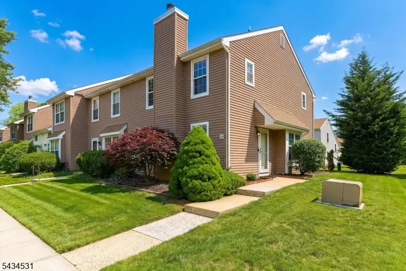 39 Canterbury Cir, Somerset, NJ 08873 - #1