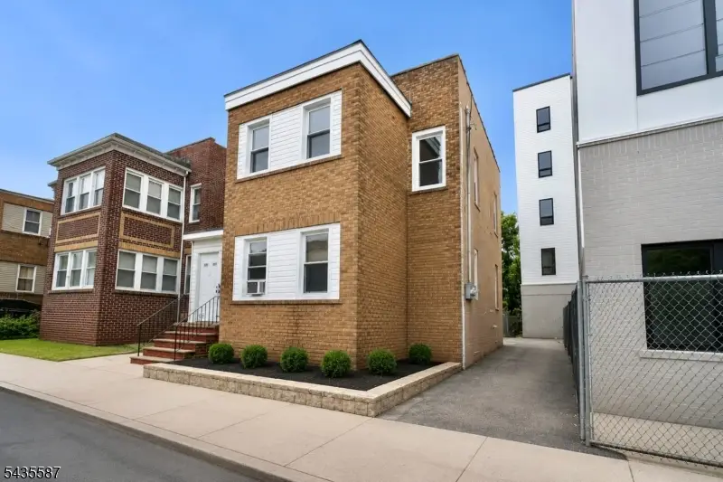 395 S 15th St, Newark, NJ 07103 - #2
