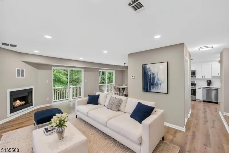 32 Woods Edge Dr, Roxbury, NJ 07876 - #2