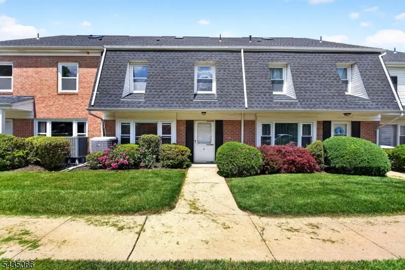 4 Wareham Ct, Scotch Plains, NJ 07076 - #2