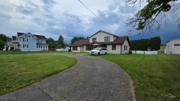 1777 Springtown Rd, Alpha Boro, NJ 08865