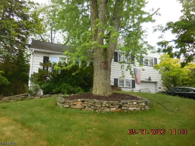 35 Garside Pl, Clark, NJ 07066 - #2