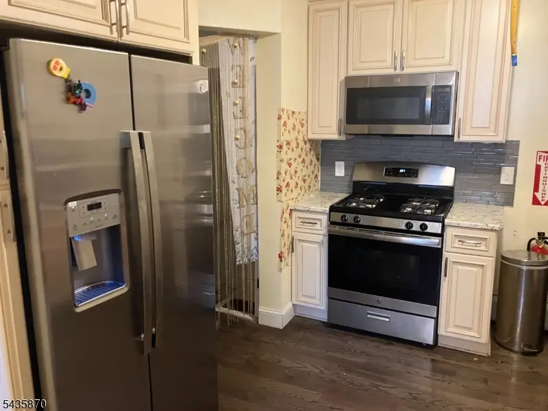 21 Lake St, East Orange, NJ 07017 - #3