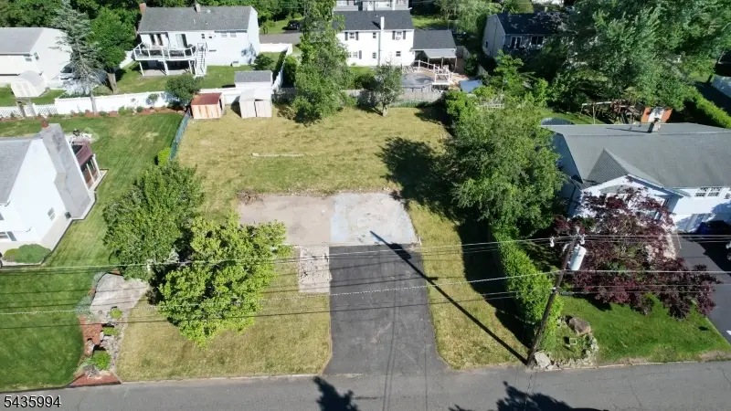 8 North Way, Hopatcong, NJ 07843 - #1