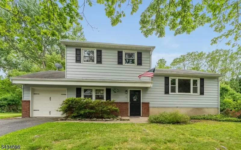 10 Lynnfield Ter, Lopatcong, NJ 08865 - #1
