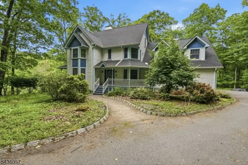 4 Meadow Oak Dr, Frelinghuysen, NJ 07825 - #1