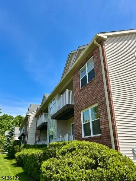 32 Rebecca Rd, East Hanover, NJ 07936 - #3