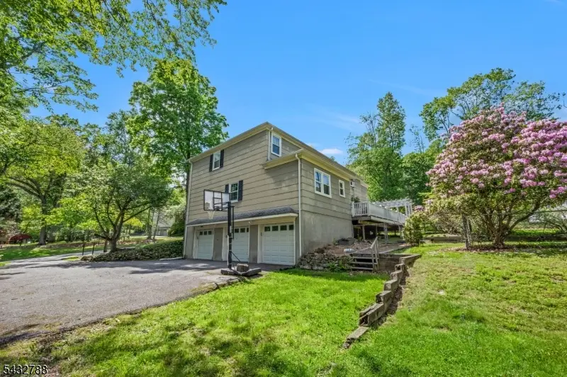 9 Wooded Hill Ln, Randolph, NJ 07869 - #3