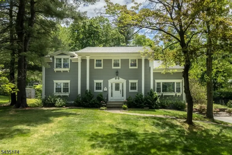27 Burlington Rd, Berkeley Heights, NJ 07974 - #1