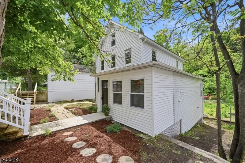 222 Main St, Newton, NJ 07860 - #3