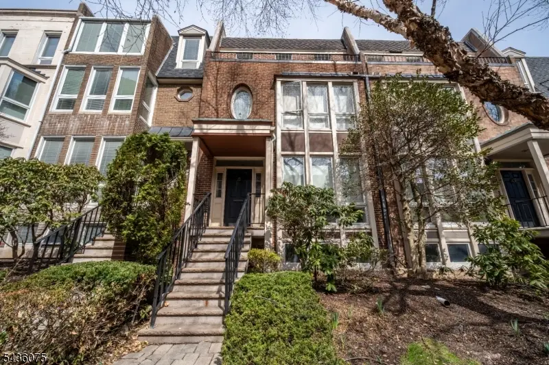 130 Kensington Dr, Fort Lee, NJ 07024 - #1
