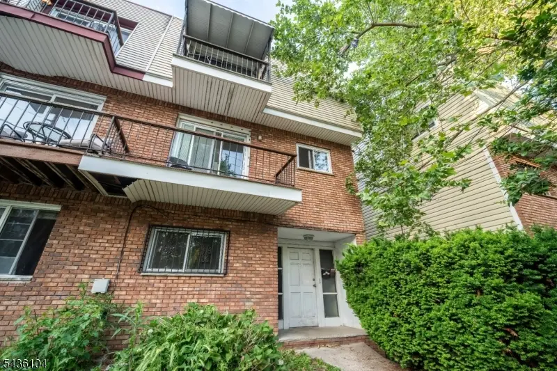 6 Bayside Park Dr, Jersey City, NJ 07305 - #2