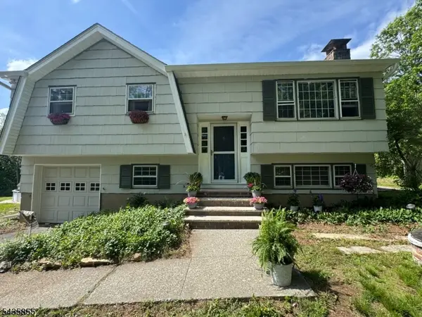 55 Mary Ann Rd, Jefferson Twp., NJ 07438