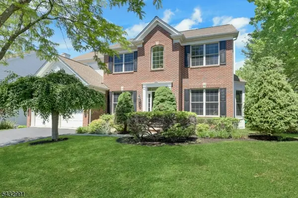 81 Lafayette Cir #81, Totowa Boro, NJ 07512