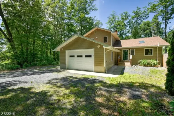 11 Mt Crest Rd, Jefferson Twp., NJ 07438