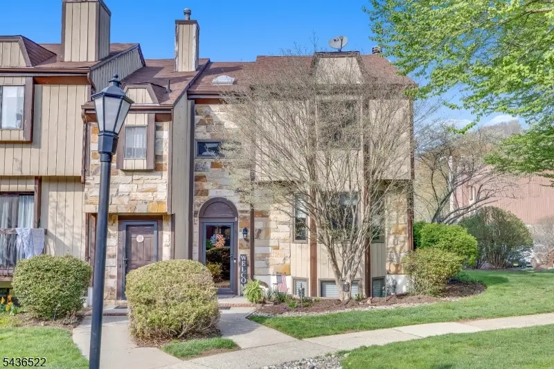 93 Nottingham Sq, Washington, NJ 07853 - #1