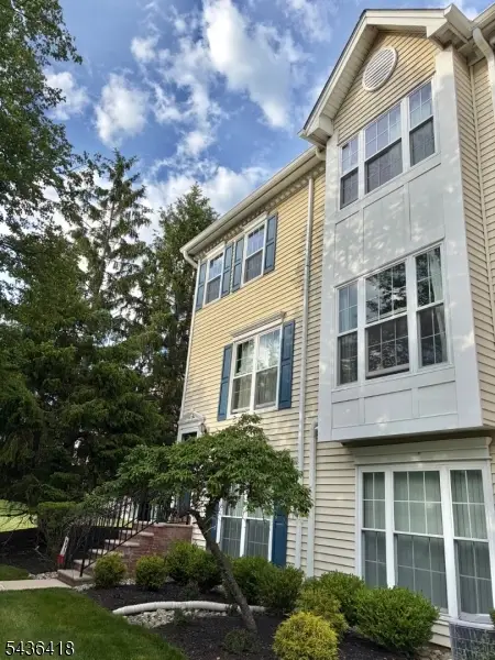 3207 French Dr #G, Bradley Gardens, NJ 08807 - #2