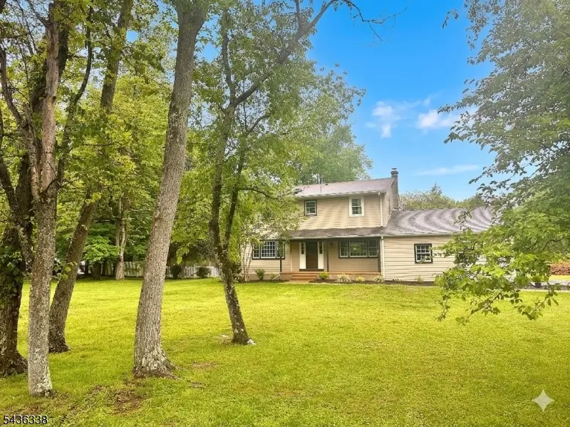 4 Laurel Pl, Chester, NJ 07930 - #1
