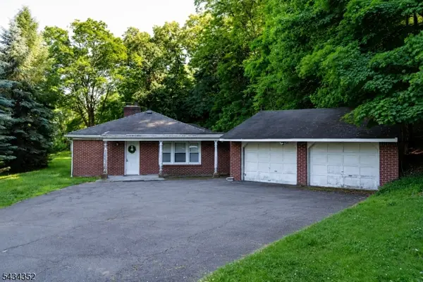 45 Peters Ln, North Haledon Boro, NJ 07508