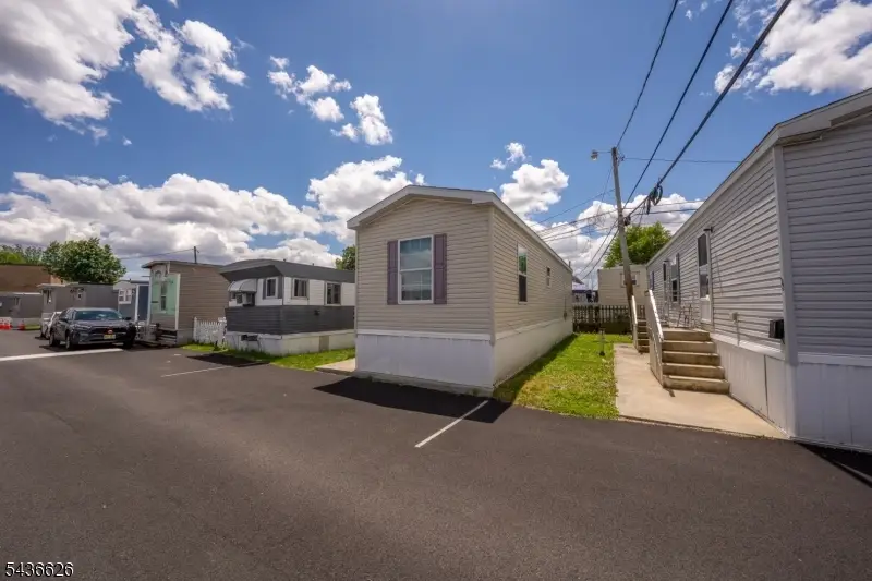 47 Helen Dr, Moonachie, NJ 07074 - #1
