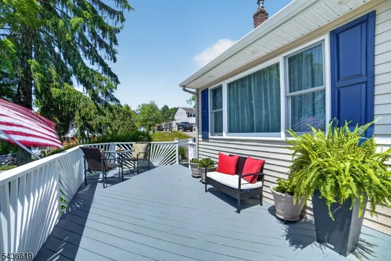 1 Lincoln Ave, Ogdensburg, NJ 07439 - #2