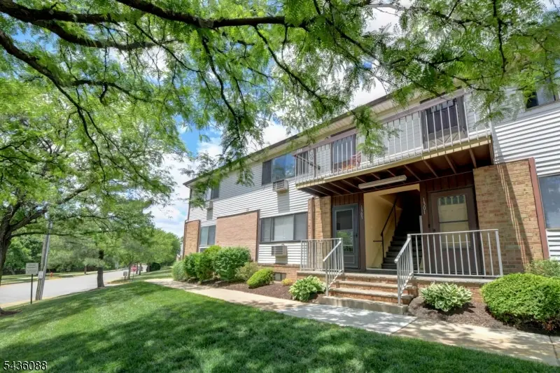 1303 Cricket Ln, Woodbridge, NJ 07095 - #2